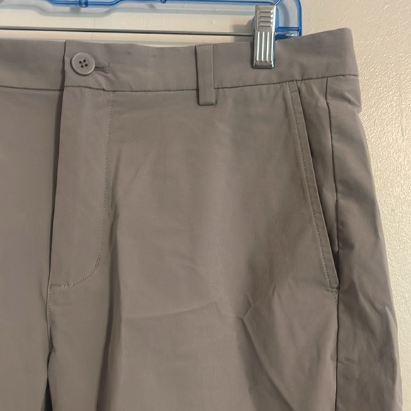 Vineyard Vines Breaker Shorts - Picture 2 of 6